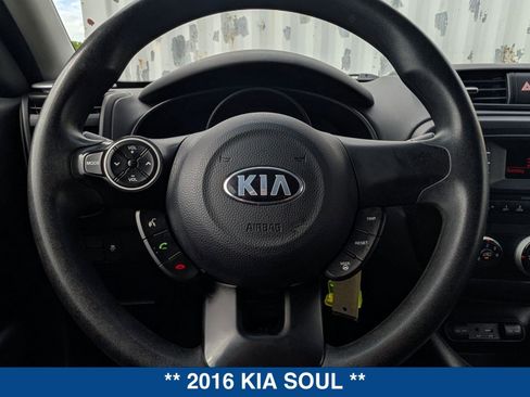 Used 2016 Kia Soul FWD image 26