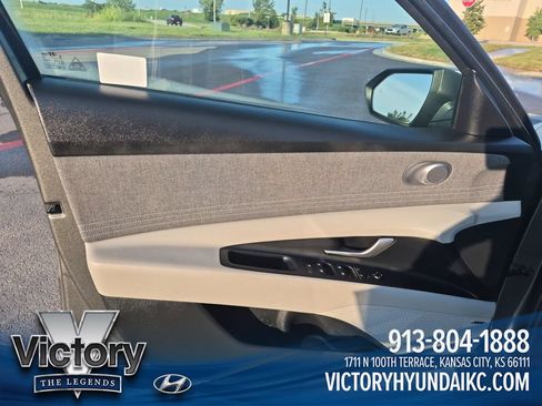 Used 2024 Hyundai Elantra Limited FWD image 10