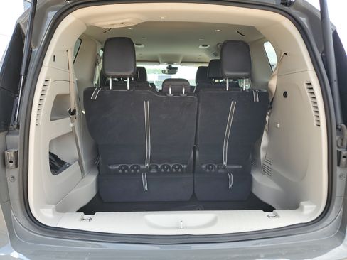 Used 2024 Chrysler Pacifica Touring-L FWD image 22