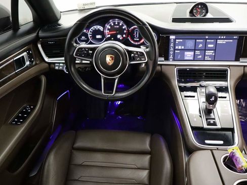 Used 2019 Porsche Panamera image 15