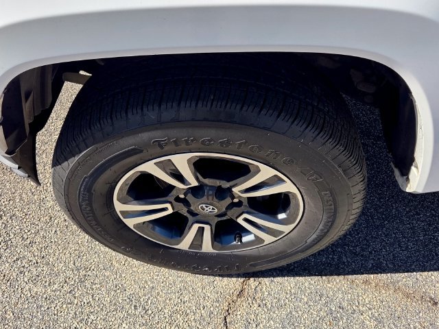 Used 2018 Toyota Tacoma TRD Sport w/ Technology Package RWD image 18
