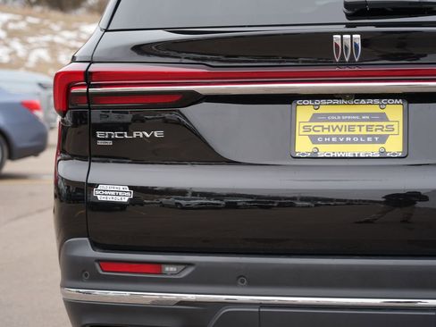 Used 2025 Buick Enclave Preferred image 10