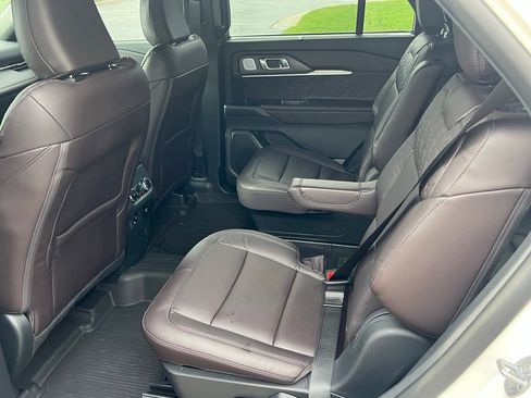 Used 2025 Ford Explorer Platinum w/ LUX Leather Package image 23
