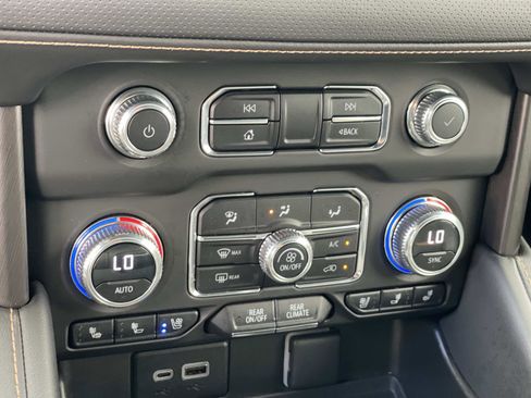 Used 2023 GMC Yukon AT4 image 13