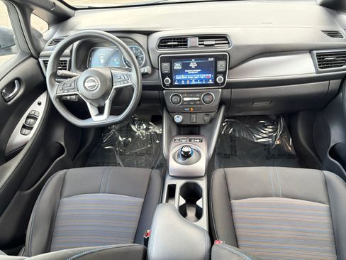 Used 2025 Nissan Leaf S FWD image 29