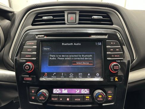 Used 2017 Nissan Maxima SR w/ Midnight Edition image 25