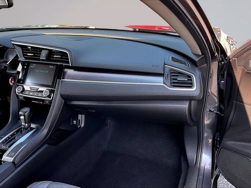 Used 2018 Honda Civic Touring image 26