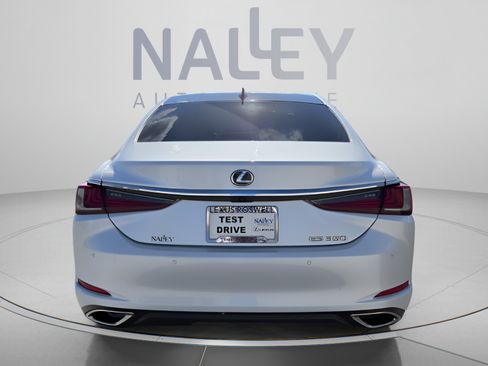 Used 2024 Lexus ES 350 w/ Technology Package FWD image 4