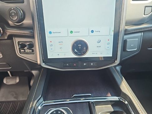 Used 2023 Ford Expedition Platinum AWD/4WD image 20