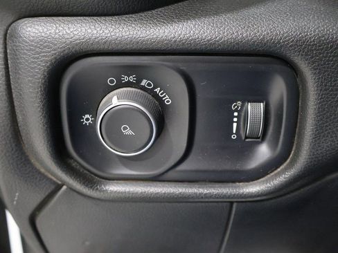 Certified 2019 RAM 2500 Tradesman w/ Chrome Appearance Group image 30