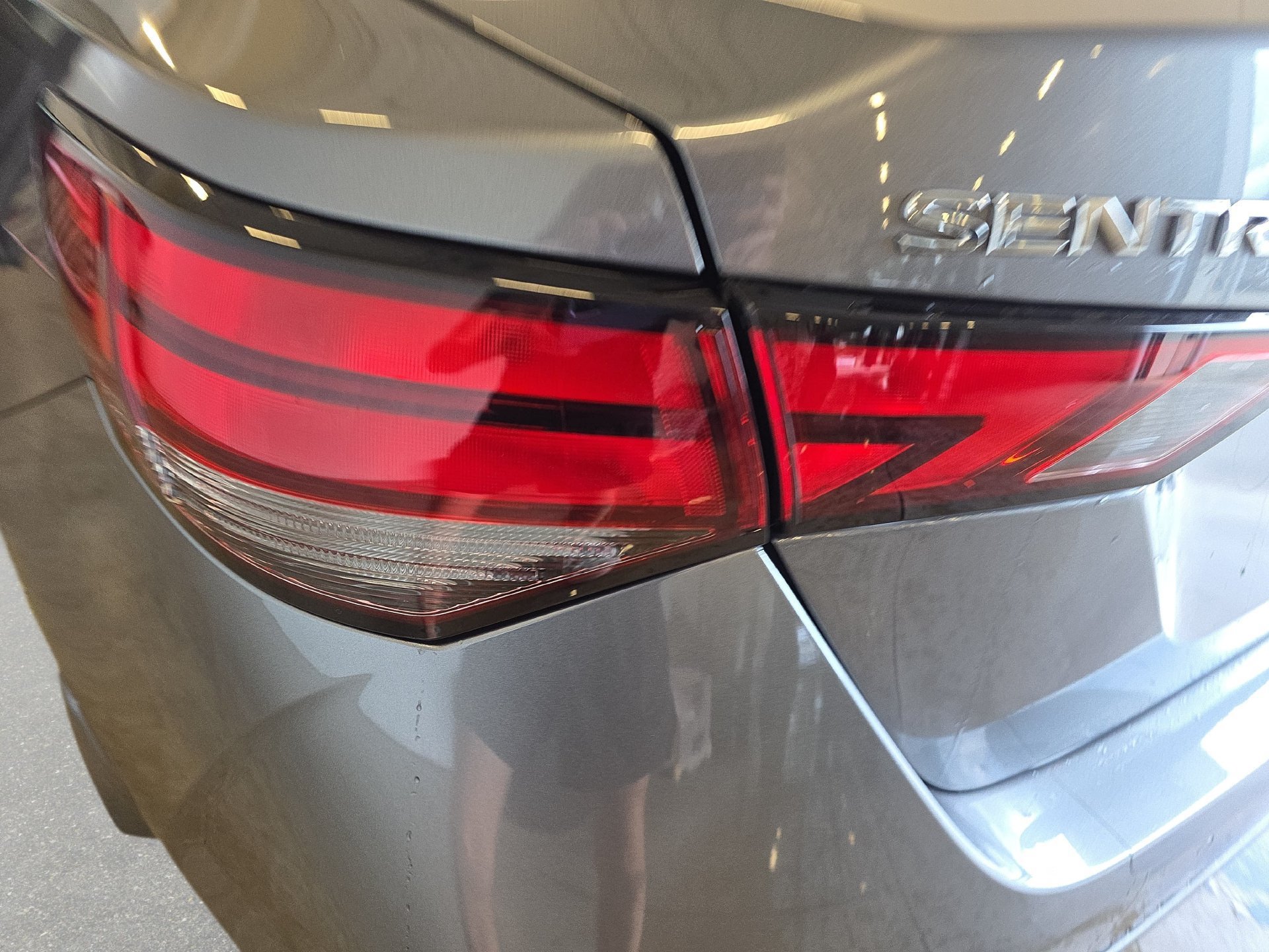 Used 2025 Nissan Sentra SV FWD image 17