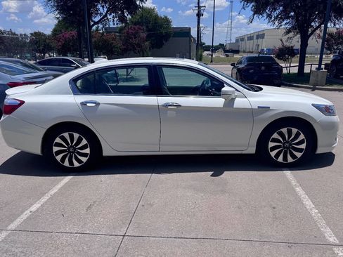Used 2014 Honda Accord Touring image 4