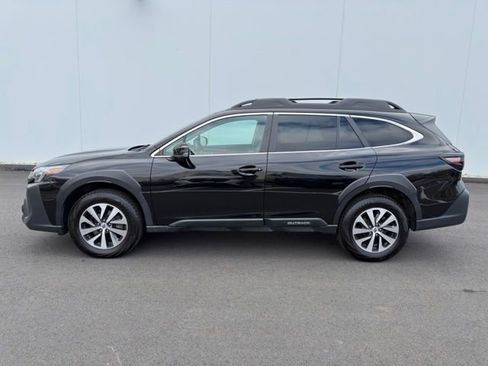 Used 2024 Subaru Outback Premium AWD/4WD image 9