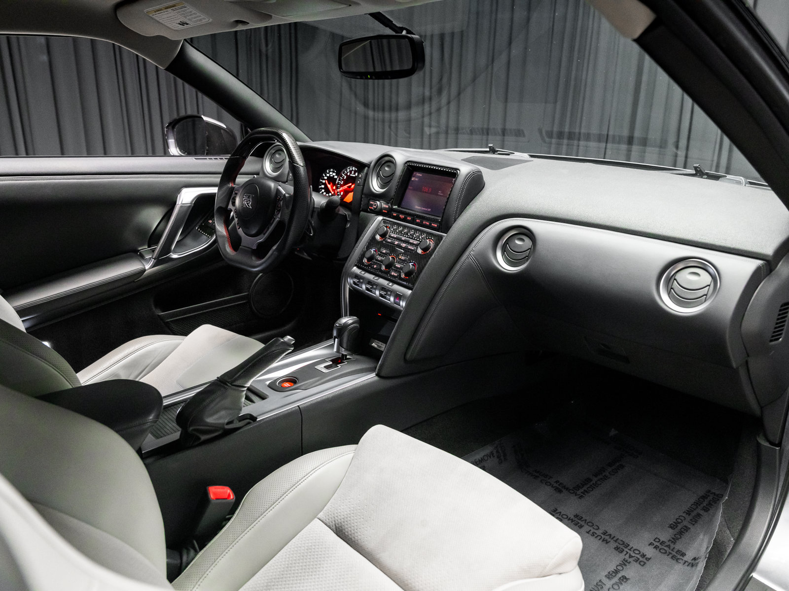Used 2009 Nissan GT-R Premium AWD/4WD image 5