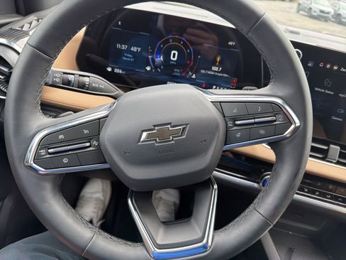 Used 2026 Chevrolet Equinox ACTIV image 13