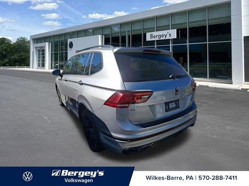 Certified 2022 Volkswagen Tiguan SE R-Line AWD/4WD image 8