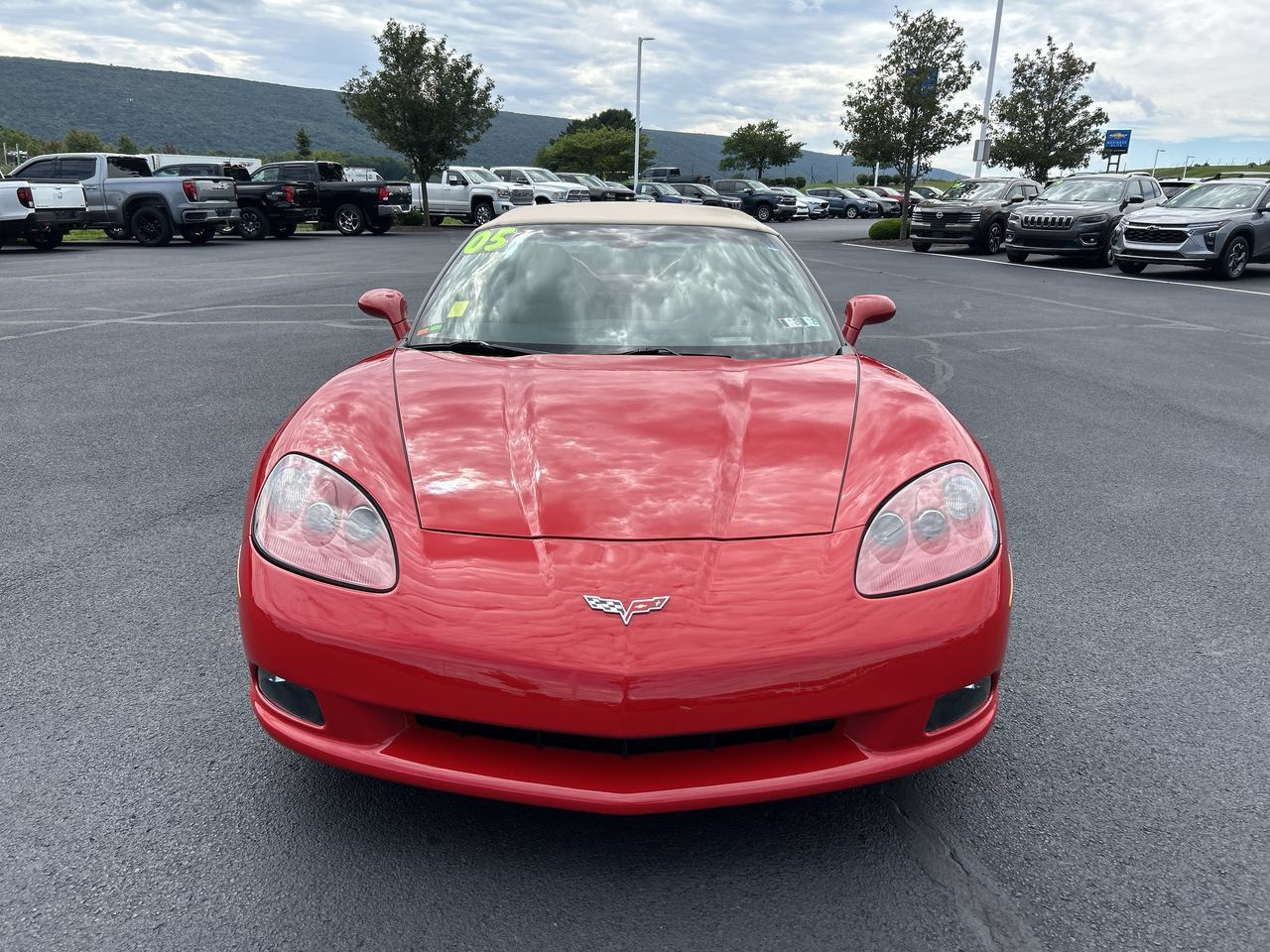 Used 2005 Chevrolet Corvette Convertible w/ Preferred Equipment Group RWD image 2