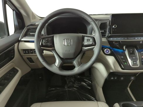 New 2026 Honda Odyssey Touring image 16