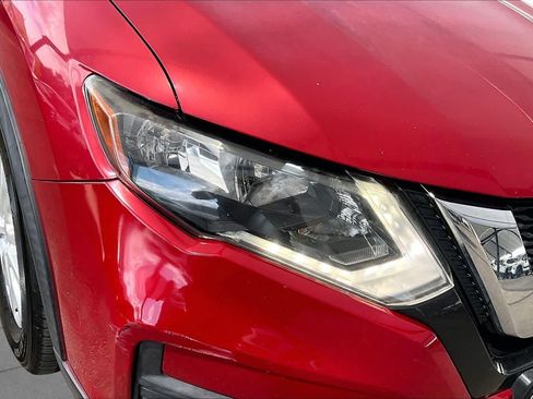 Used 2017 Nissan Rogue SV FWD image 27