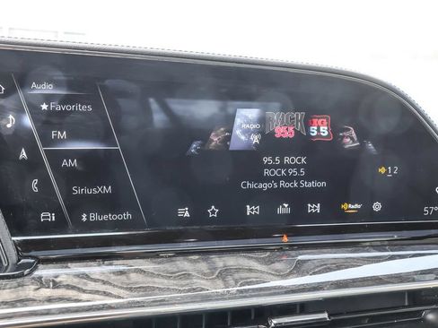 Used 2023 Cadillac Escalade Premium Luxury AWD/4WD image 27