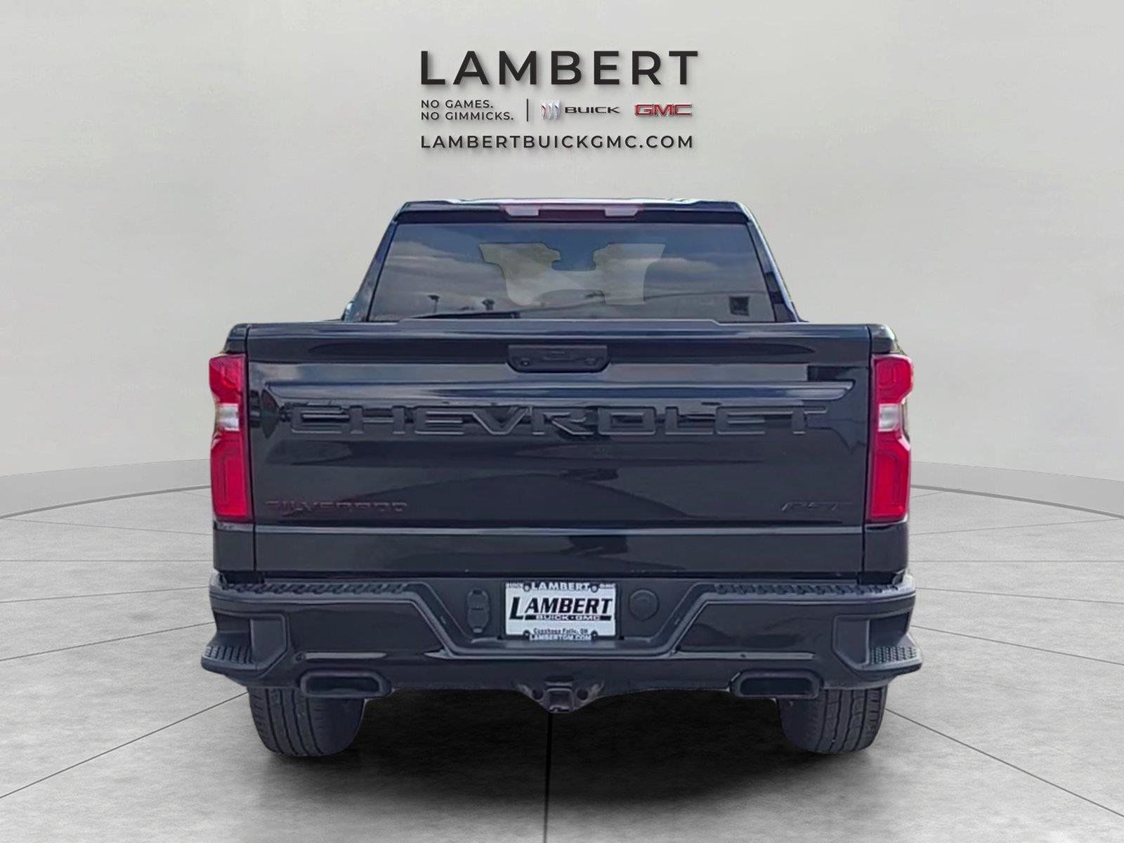 Used 2023 Chevrolet Silverado 1500 RST w/ Redline Edition AWD/4WD image 4