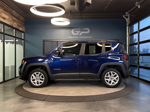 Used 2018 Jeep Renegade Latitude AWD/4WD image 6