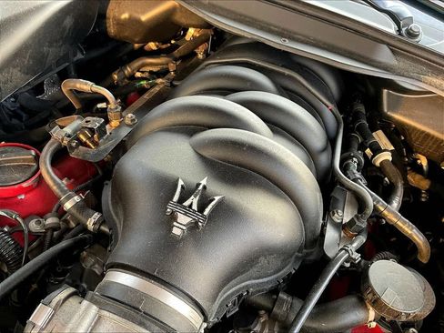 Used 2018 Maserati GranTurismo Sport RWD image 30