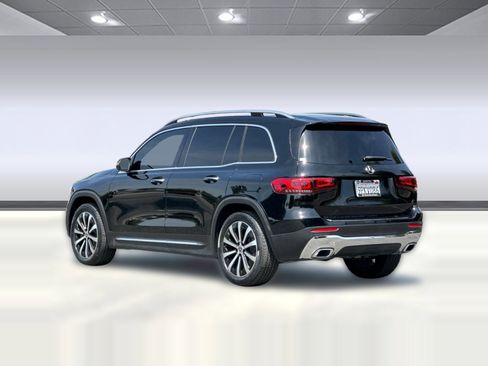 Used 2021 Mercedes-Benz GLB 250 4MATIC image 3