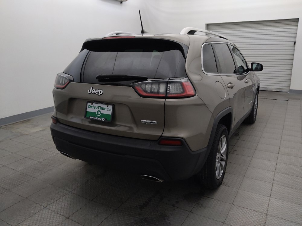 Used 2019 Jeep Cherokee Latitude Plus w/ Cold Weather Group FWD image 7