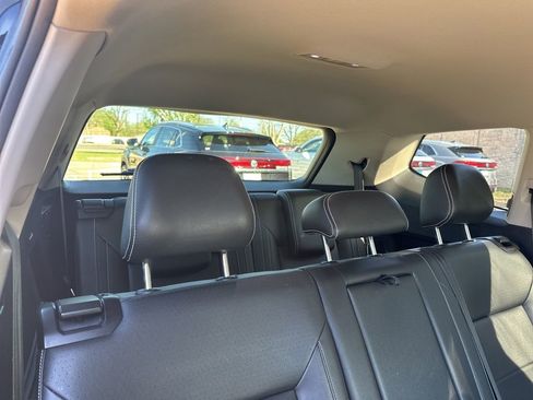 Used 2021 Volkswagen Atlas SE image 19