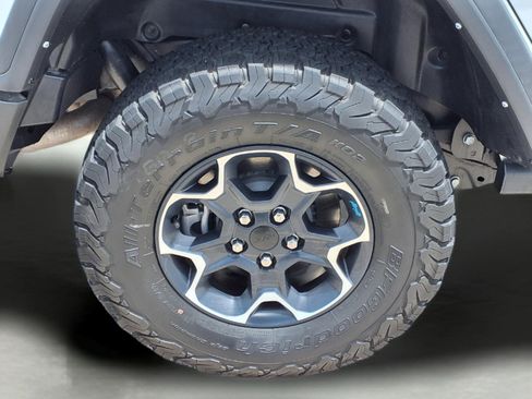 Used 2023 Jeep Wrangler Unlimited Rubicon 4xe w/ Cold Weather Group AWD/4WD image 9