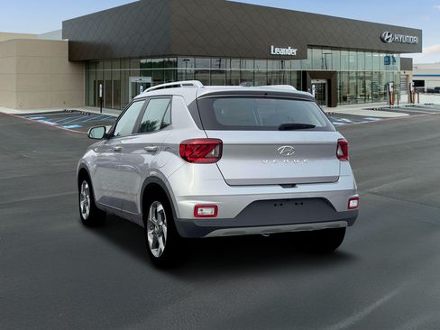 New 2026 Hyundai Venue SEL FWD image 5