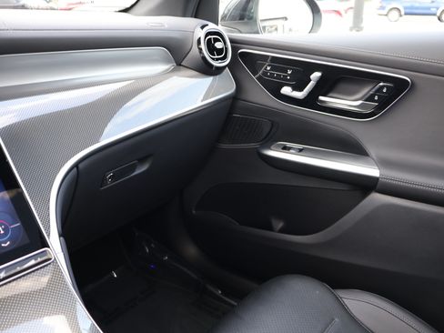 Used 2026 Mercedes-Benz GLC 300 image 43