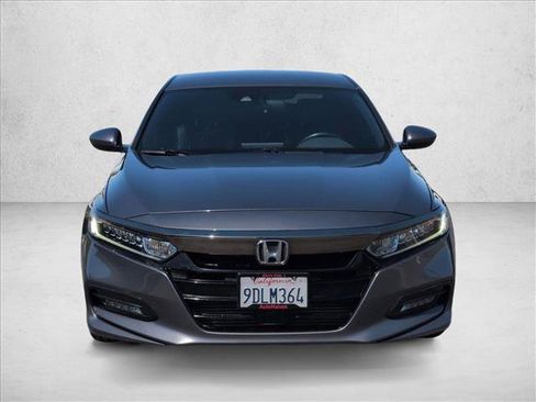 Used 2018 Honda Accord Sport image 2