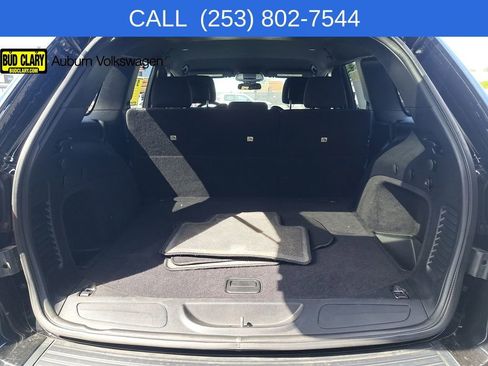 Used 2020 Jeep Grand Cherokee Laredo AWD/4WD image 29