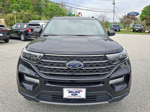 Certified 2022 Ford Explorer XLT w/ Equipment Group 202A AWD/4WD image 29