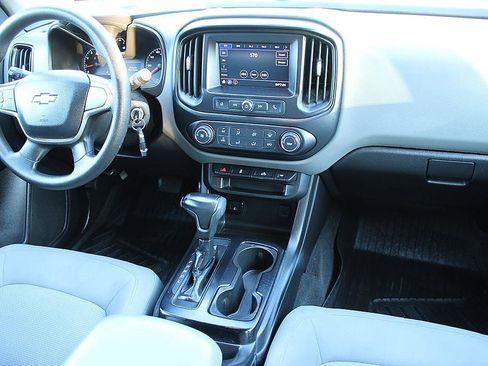 Used 2020 Chevrolet Colorado W/T w/ WT Convenience Package RWD image 17