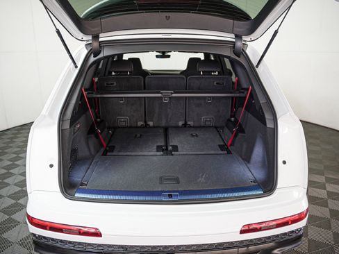 New 2026 Audi Q7 3.0T Prestige image 8
