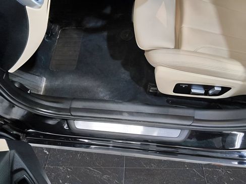 Used 2020 BMW 330i xDrive Sedan AWD/4WD image 10