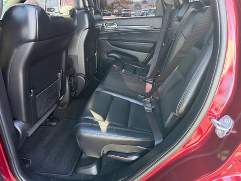 Used 2021 Jeep Grand Cherokee Limited image 17
