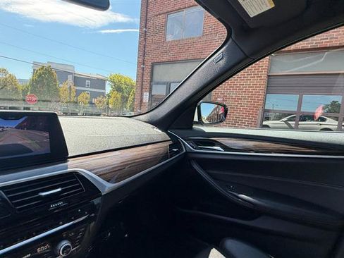 Used 2017 BMW 530i RWD image 40