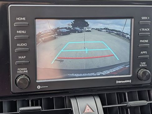Used 2022 Toyota RAV4 XLE AWD/4WD image 18