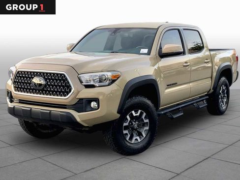Used 2018 Toyota Tacoma TRD Off-Road AWD/4WD image 1
