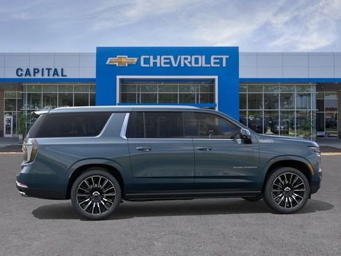 New 2026 Chevrolet Suburban High Country AWD/4WD image 5