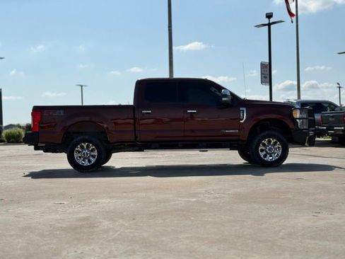 Used 2017 Ford F250 XLT w/ XLT Premium Package AWD/4WD image 9
