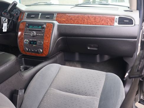 Used 2007 Chevrolet Suburban LT AWD/4WD image 33