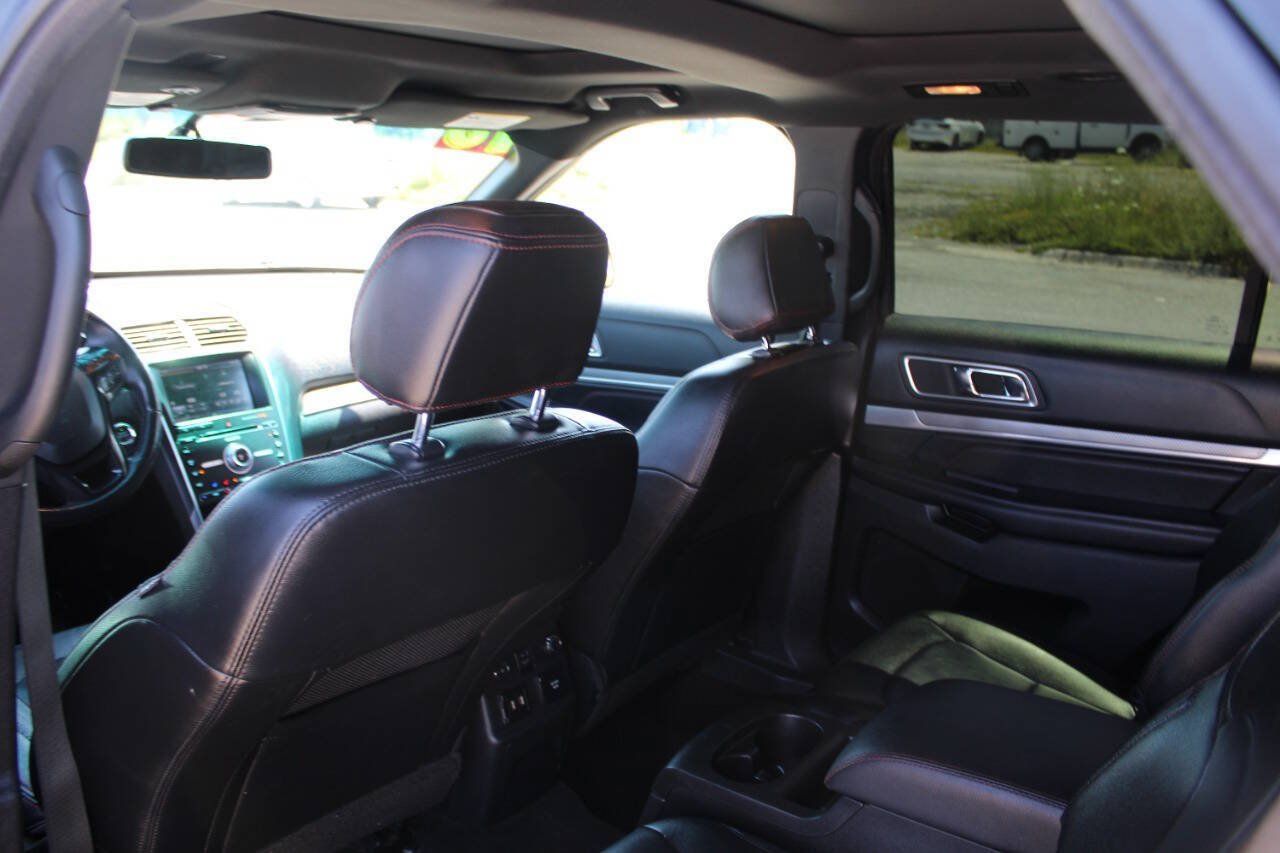 Used 2016 Ford Explorer Sport w/ Equipment Group 401A AWD/4WD image 16