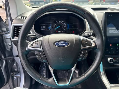 Certified 2023 Ford Edge Titanium AWD/4WD image 16