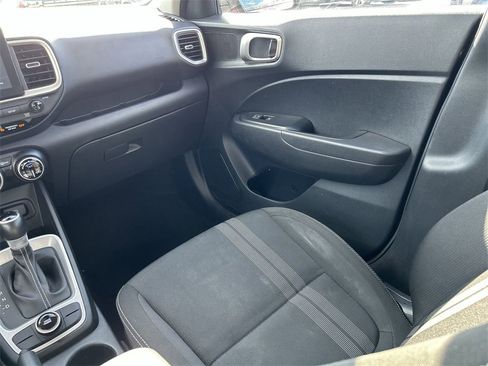 Certified 2023 Hyundai Venue SEL image 5