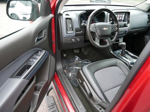 Used 2016 Chevrolet Colorado Z71 AWD/4WD image 12